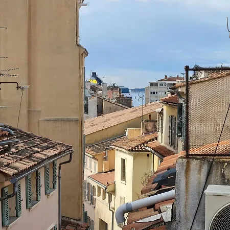 Gregbnb - Centre Ancien - Roof-top - Climatisé - 5eme étage * Tolone